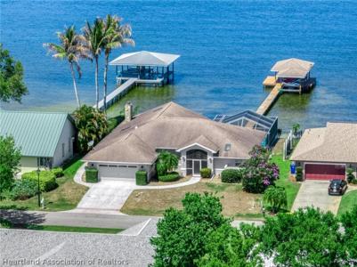 104 Lakefront Court NE