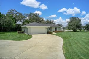 1735 Hawthorne Drive