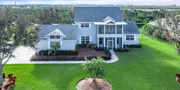 555 Sunset Pointe Drive