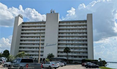 2131 Lakeview Drive