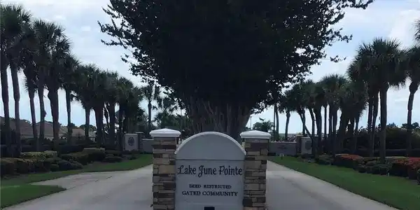 481 Sunset Pointe Drive