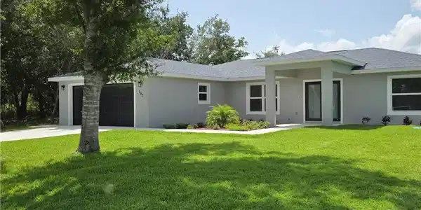 157 Mango Road NE
