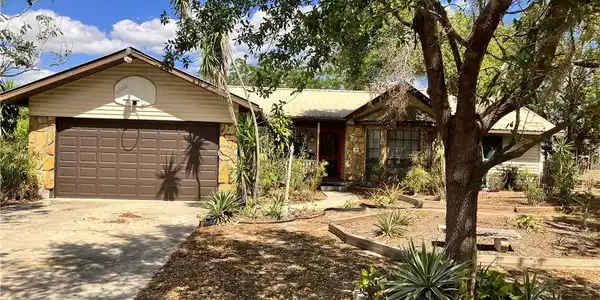 5116 Regency Drive