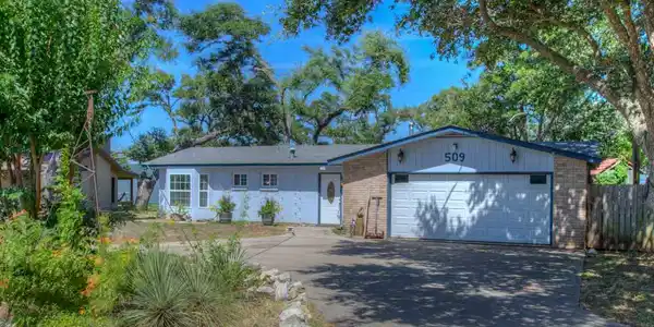 509 Lakeshore Loop