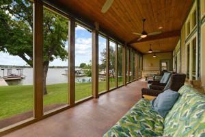406 Lakeshore Lane