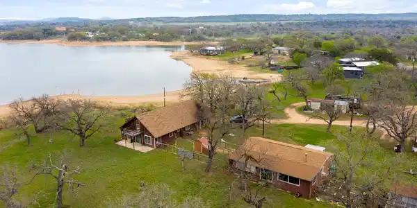 704 N Chaparral