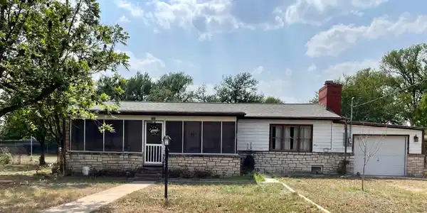 105 N Greenwood