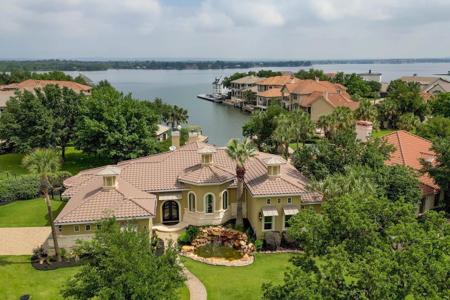 11 Applehead Island Dr