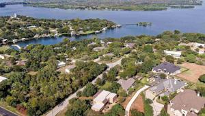 101 E Bluebonnet Road