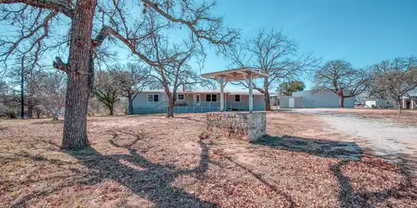 571 Roselea Drive
