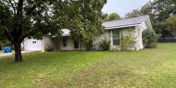 1209 Ash Drive