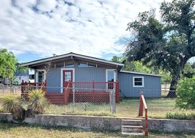 402 E Bluebriar