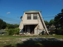 203 E Bluebriar