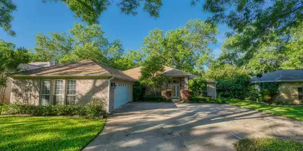 349 San Saba