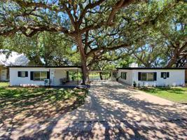 906 Clen Oak Parkway