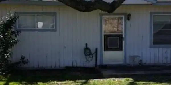 123 W White Rock