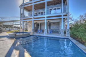 298 Harris Loop