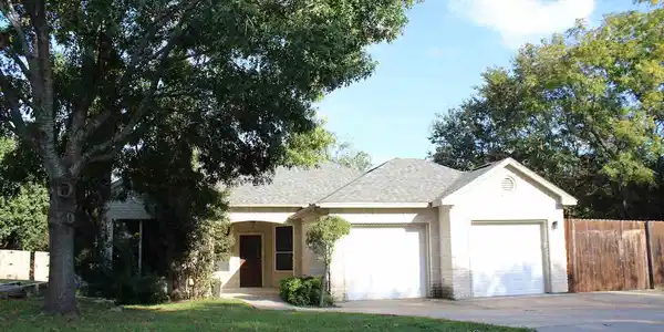 127 Broadmoor