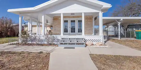 604 Sherwood Forest Drive