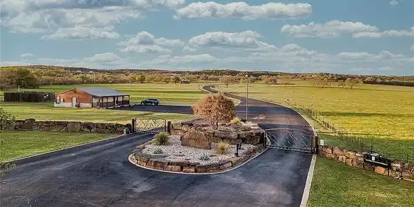 Lot 4 Stone Mountain