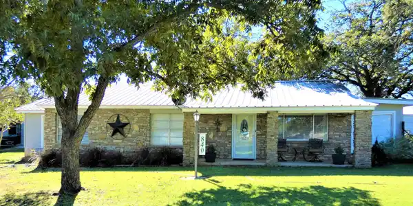 840 Lakeside Drive