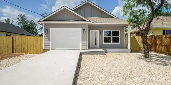 147 W Pine