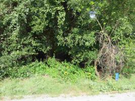 323 E Lakeshore Drive