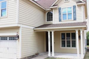 1001 Woodland Hills