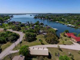216 E Lakeshore
