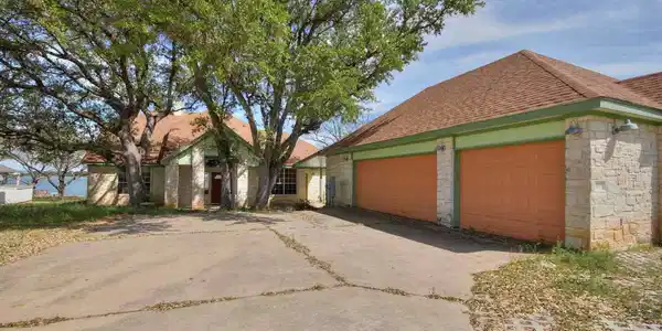 136 OLEANDER Drive