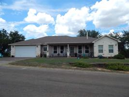 146 W Briarway