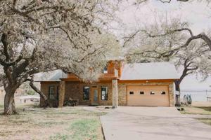 402 Island Lodges Dr.