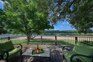 4562 River Oaks