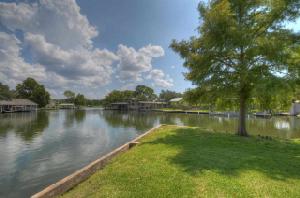 2401 Lawson (House & 1.067 acres)