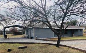 126 E Bluebriar Drive