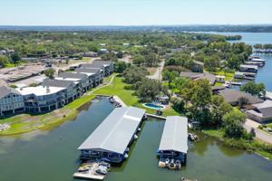 806 Highcrest