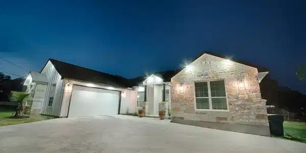 235 E Bluebriar Drive