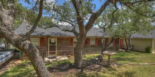201 PONDEROSA POINT