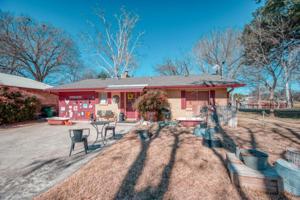 606 Clen Oak Parkway