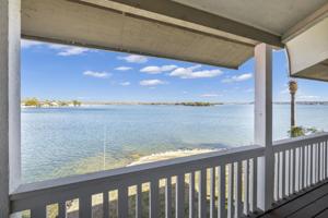 810 Clear Cove