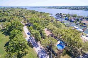 604 LIVE OAK Road