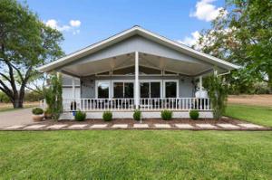 4015 Hermosa Drive