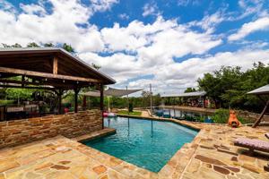 201 Log Country Cove