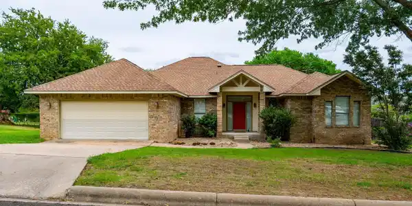 147 Broadmoor