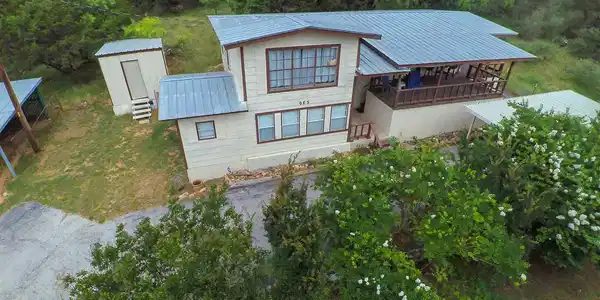 965 Lakeview Drive