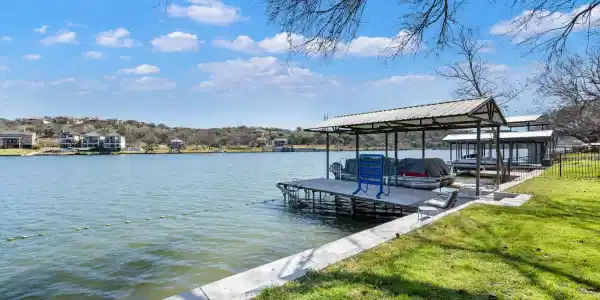 1001 Lakeshore Dr