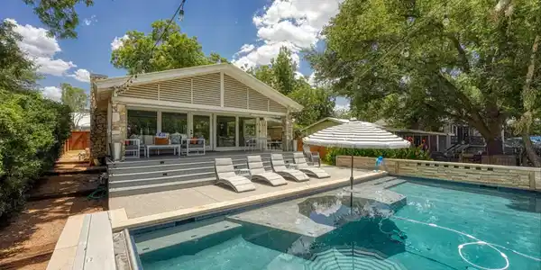 1304 S Lakeside Dr.