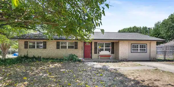 1210 Ash Dr