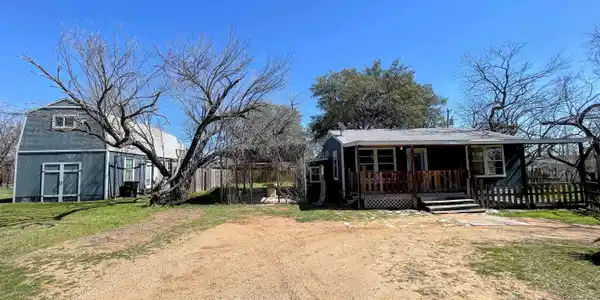 833 Driftwood Lane