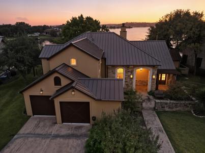 325 W Wilderness Drive